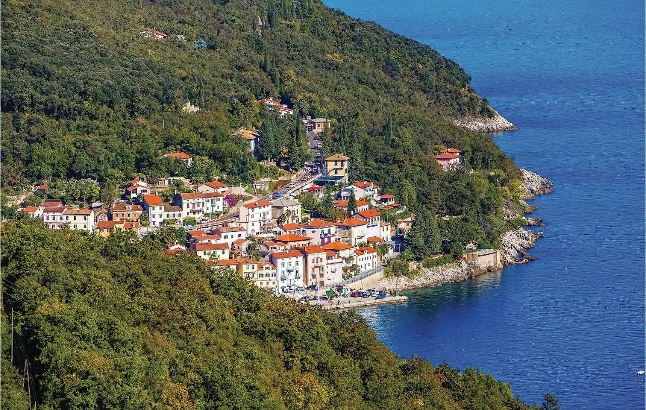 3 Bedroom Cozy Apartment In Mošćenička Draga Croazia