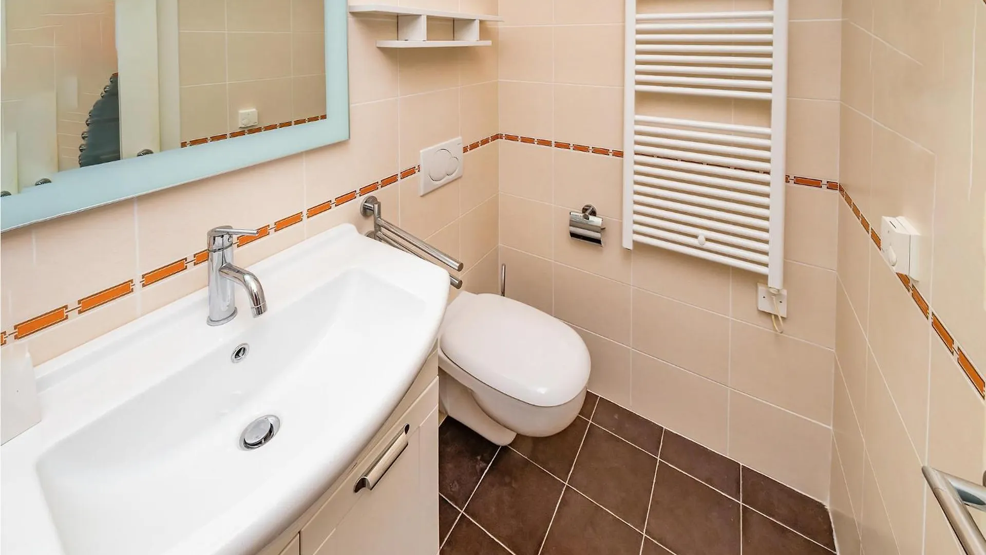 3 Bedroom Cozy Apartment In Mošćenička Draga